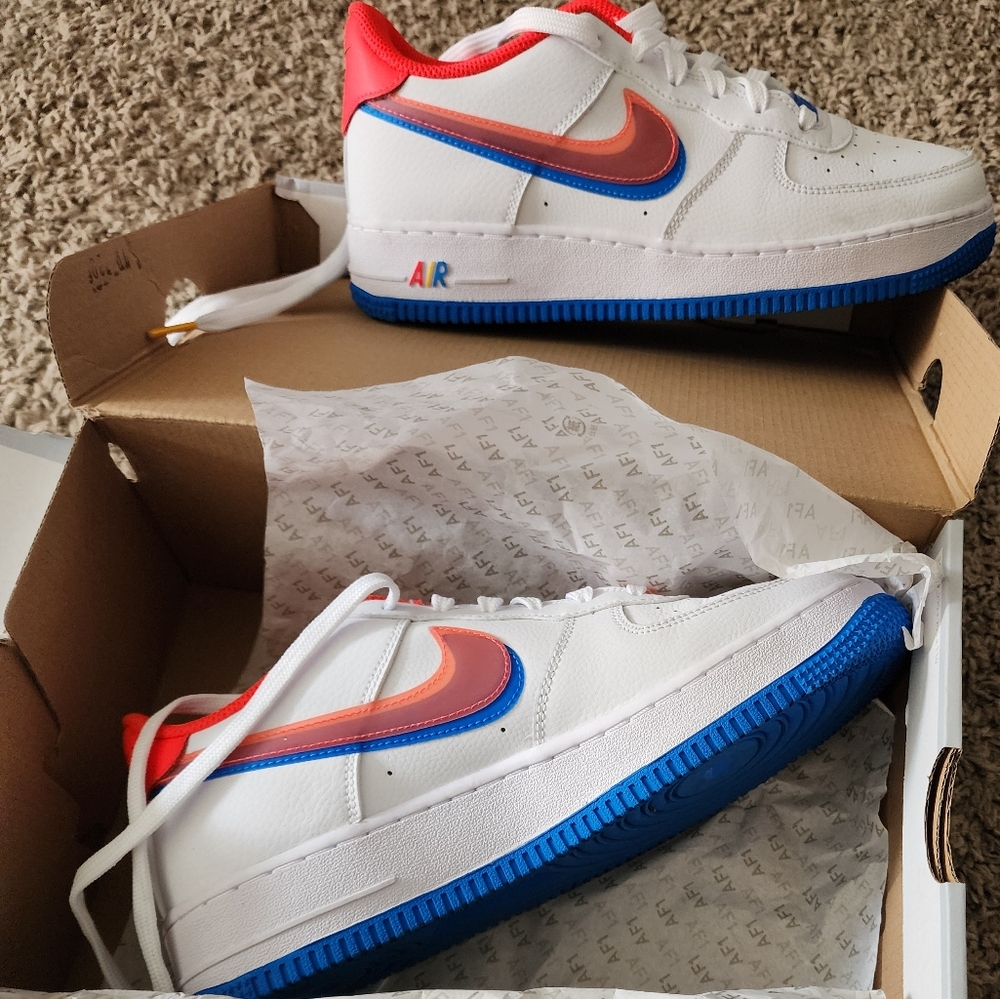 Airforce 1 LV8 white/bright crimson size 7Y